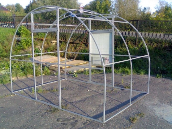 Как построить теплицу из поликарбоната своими руками Как построить теплицу из поликарбоната своими руками